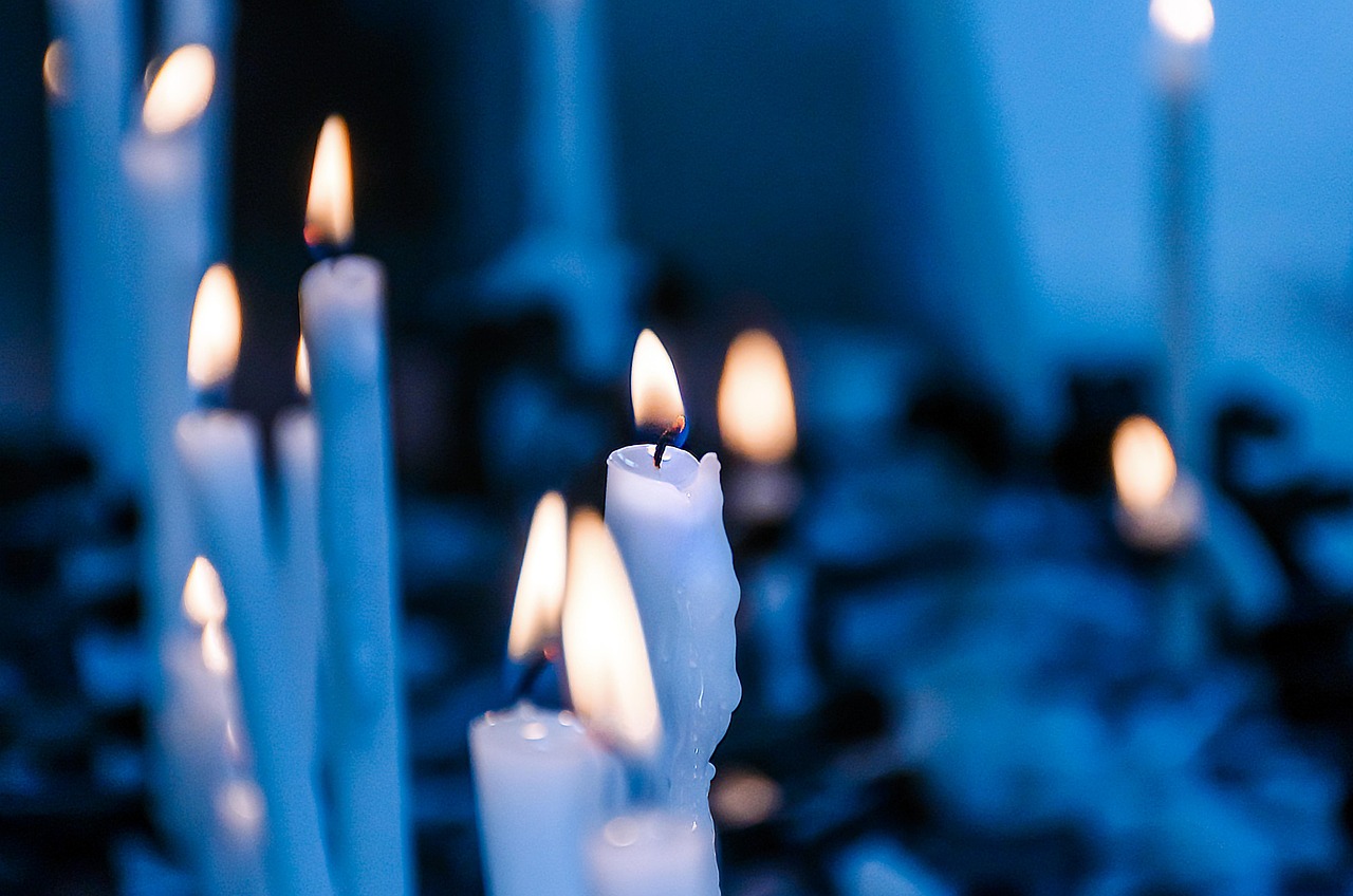 A Calm Evening Ritual with Melissa Oil: Diffuser Recipes for Winding Down